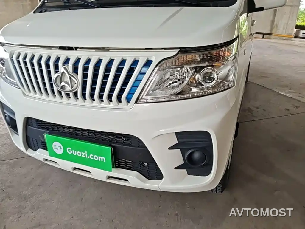 Changan Ruixing EM60 2022 Pure Electric Van 4498mm Length Flat Roof Tailgate 2-Seater 60kW 41.86kWh — фото 23