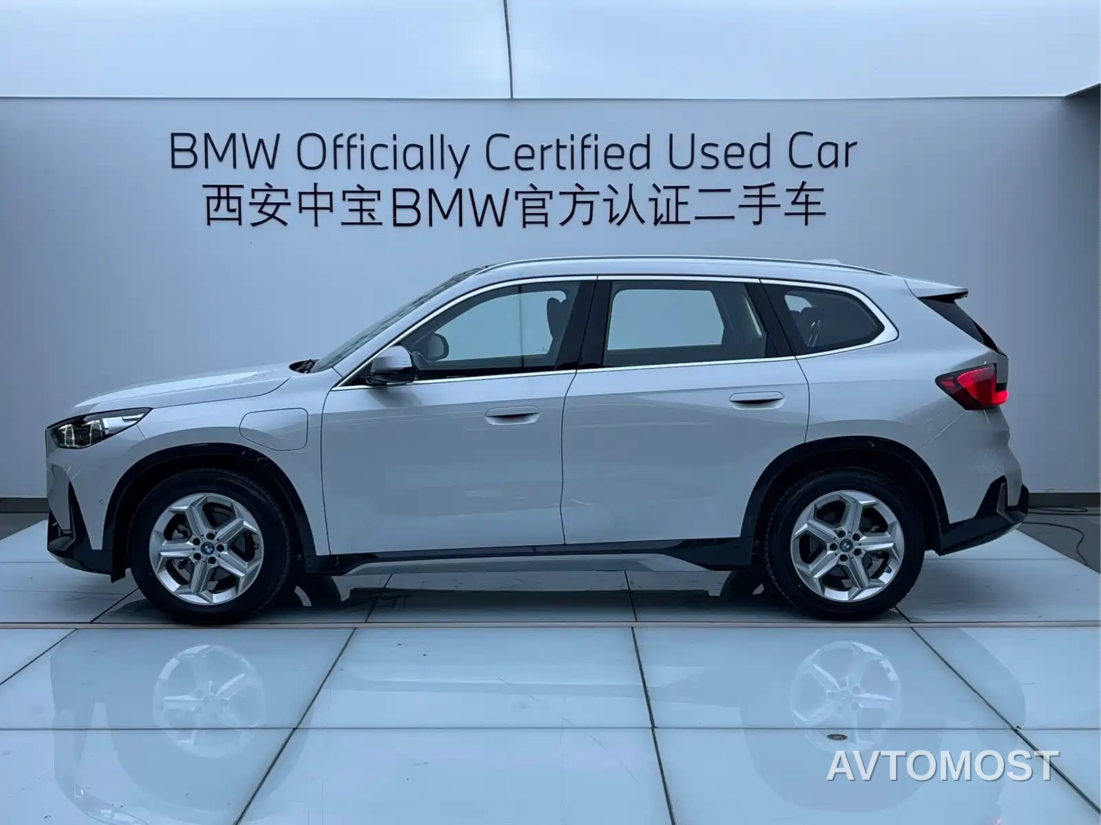 BMW iX1 2023 eDrive25L X Design Package — фото 3