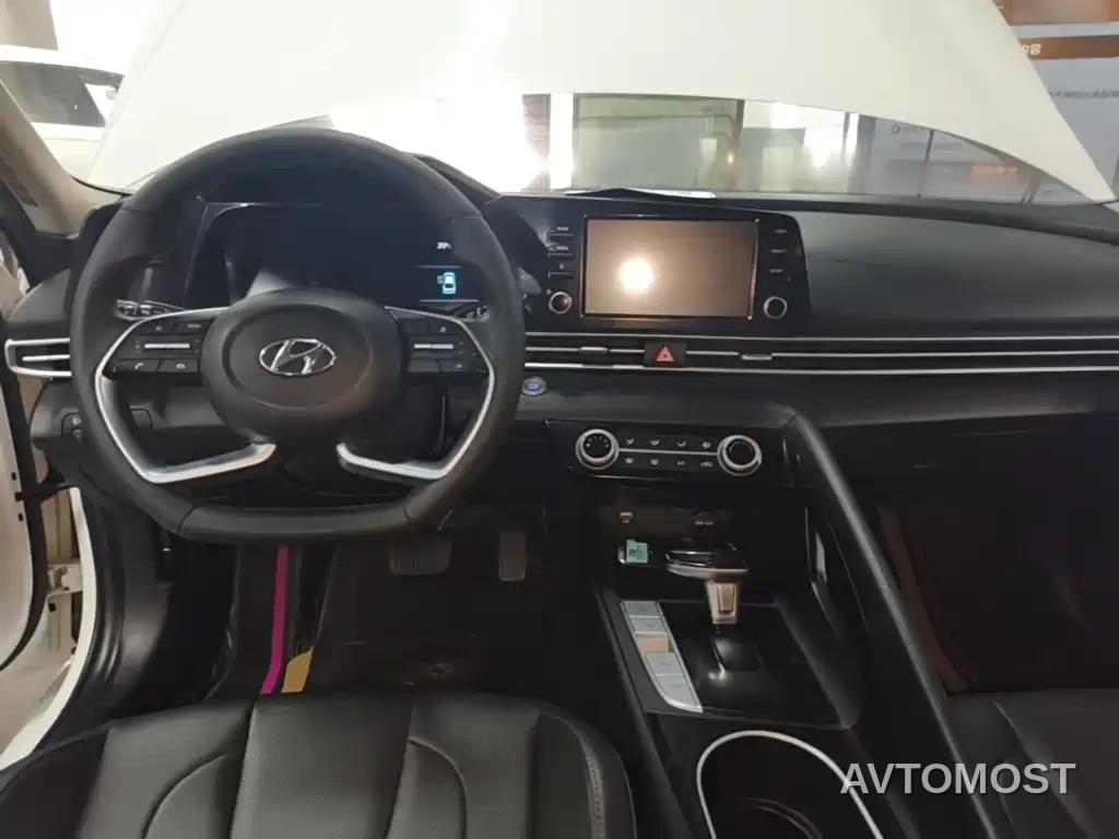 Hyundai Elantra 2022 1.5L CVT GLX Elite Edition — фото 10