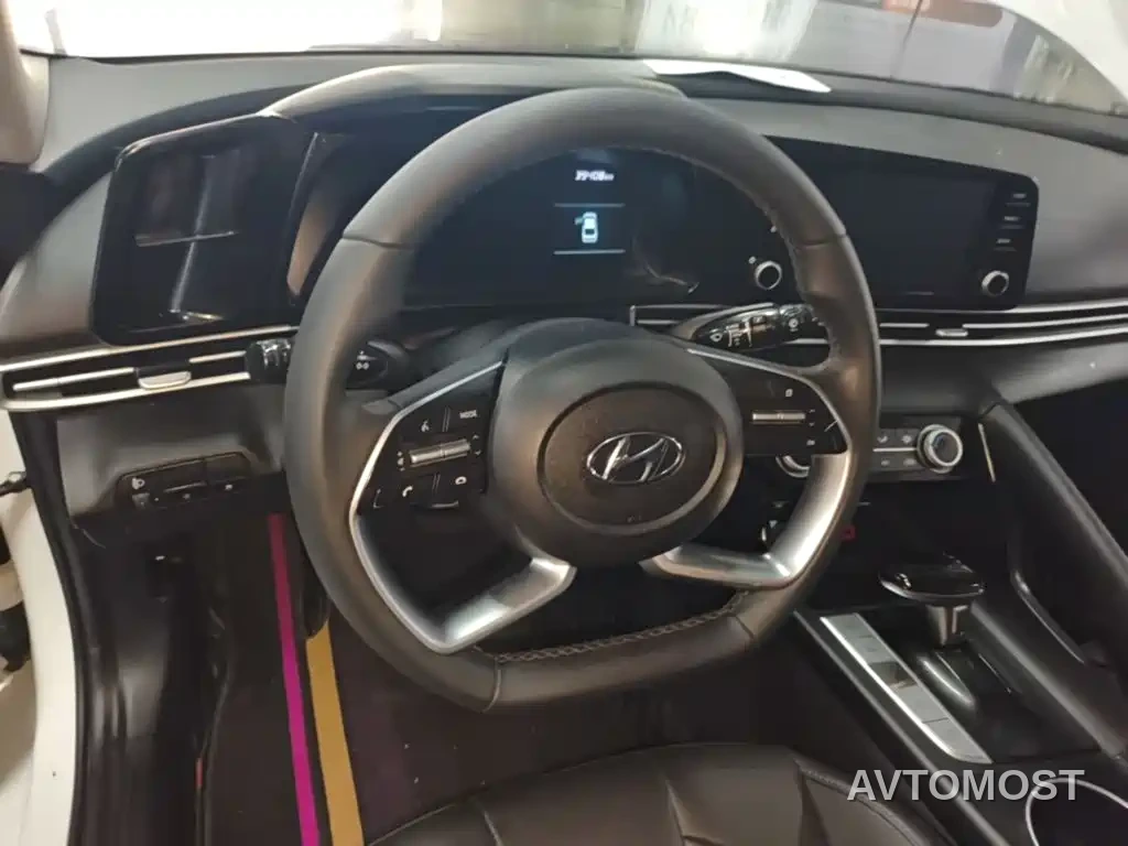 Hyundai Elantra 2022 1.5L CVT GLX Elite Edition — фото 11
