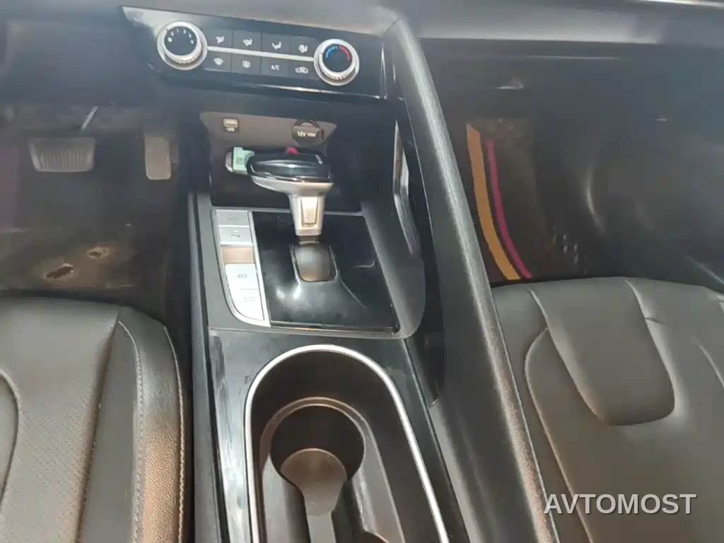 Hyundai Elantra 2022 1.5L CVT GLX Elite Edition — фото 14