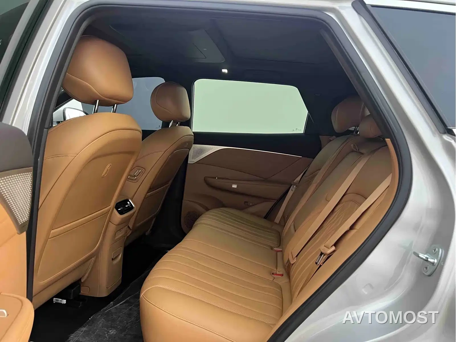 Dongfeng Aeolus L8 2025 Plug-in Hybrid — фото 6