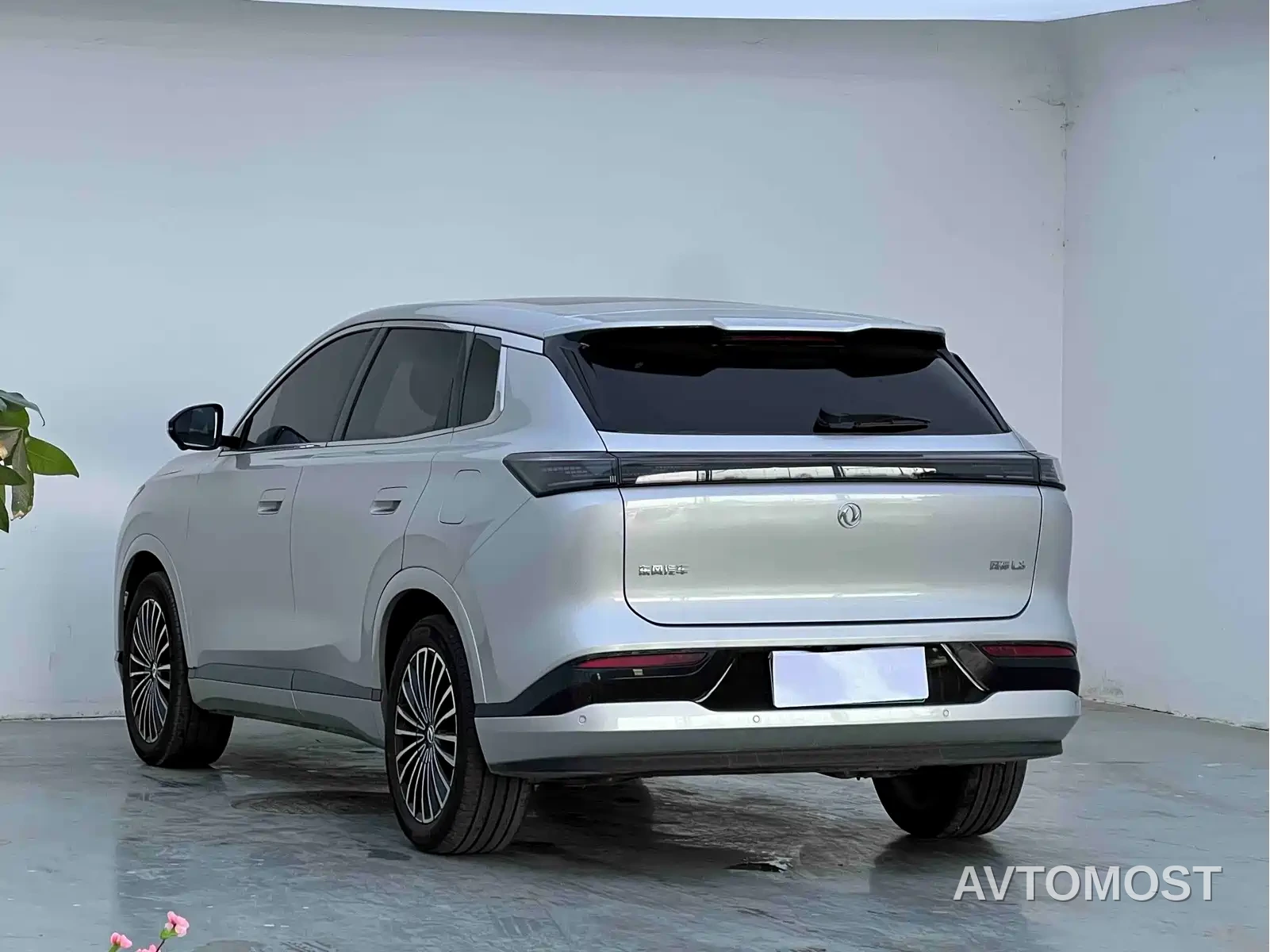Dongfeng Aeolus L8 2025 Plug-in Hybrid — фото 7