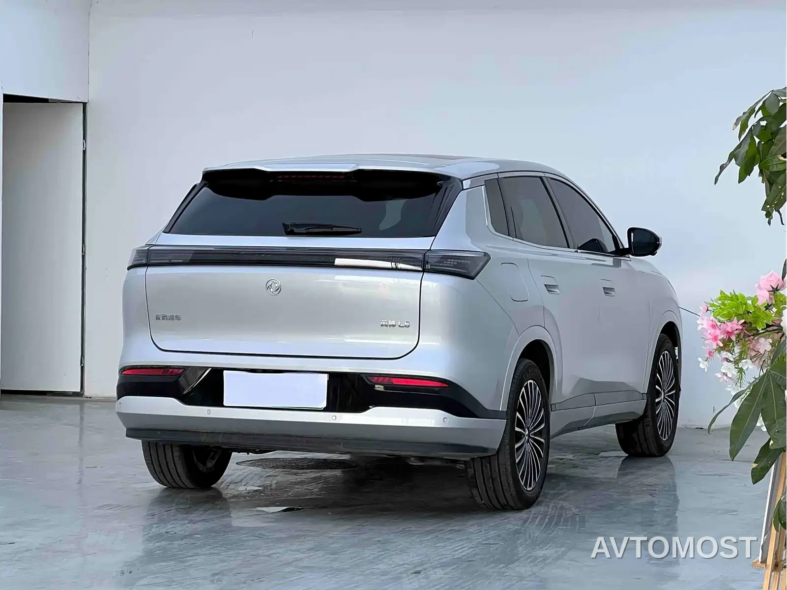 Dongfeng Aeolus L8 2025 Plug-in Hybrid — фото 9