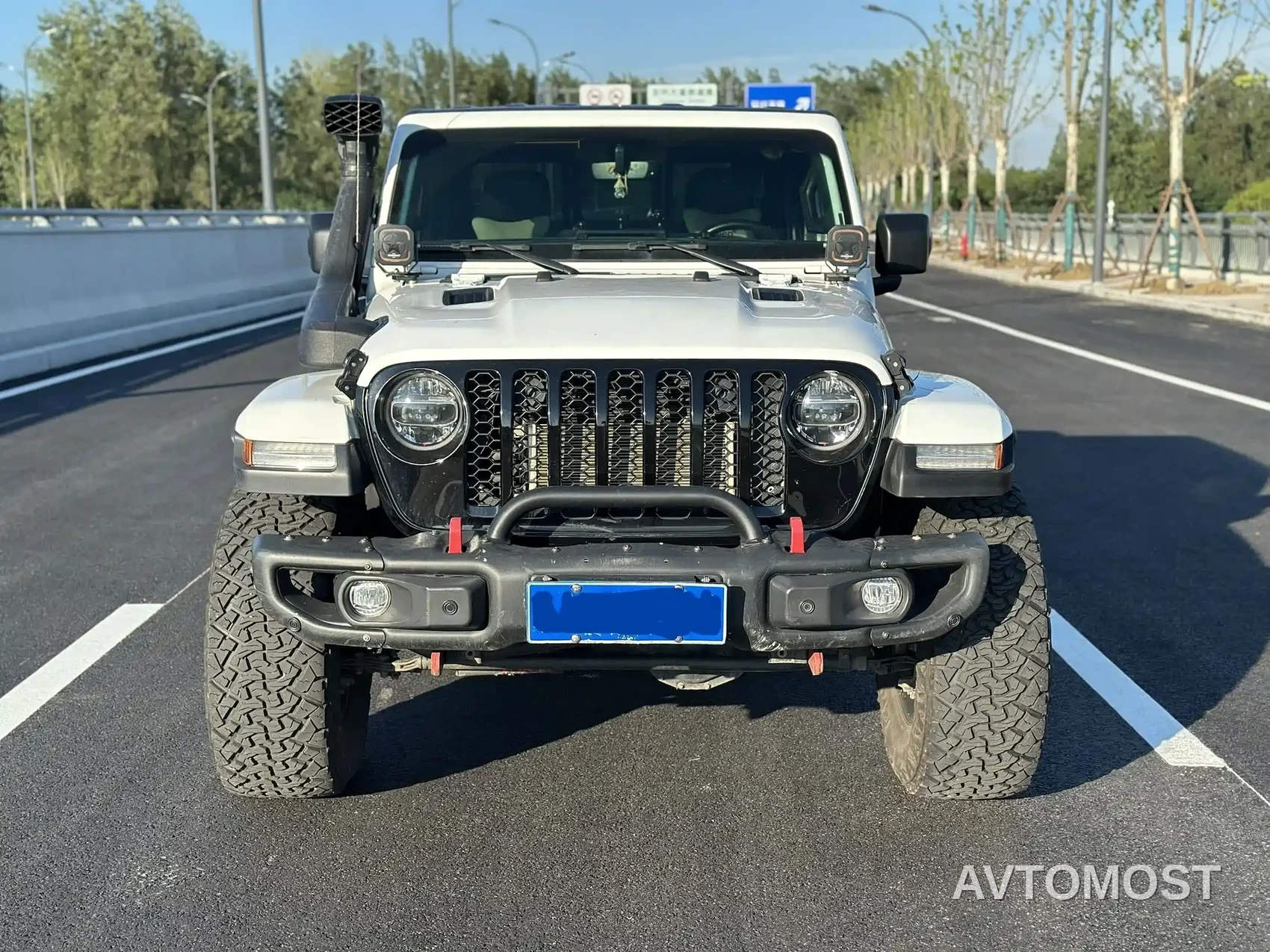 Jeep Gladiator 2022 3.6L Pioneer Edition — фото 2