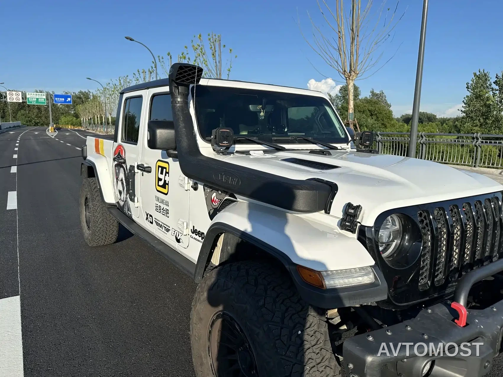 Jeep Gladiator 2022 3.6L Pioneer Edition — фото 7