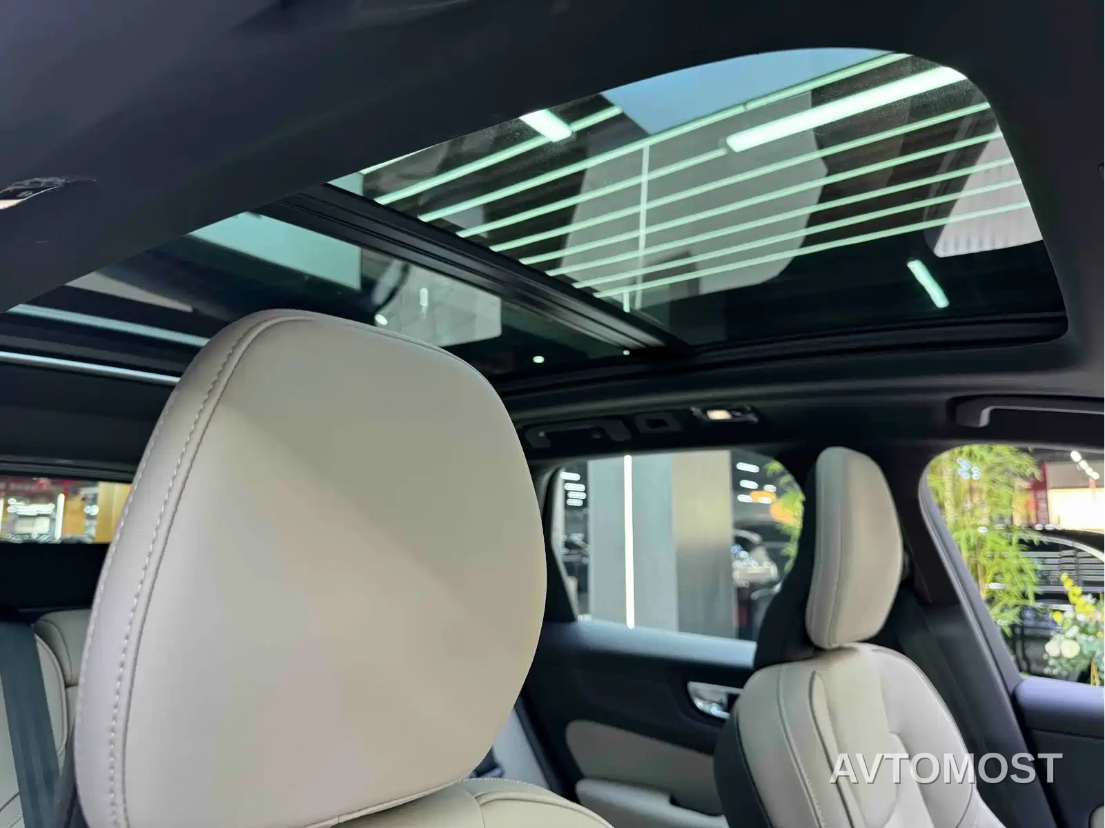 Volvo XC60 2026 Model B5 AWD Smart Elite Luxury — фото 5