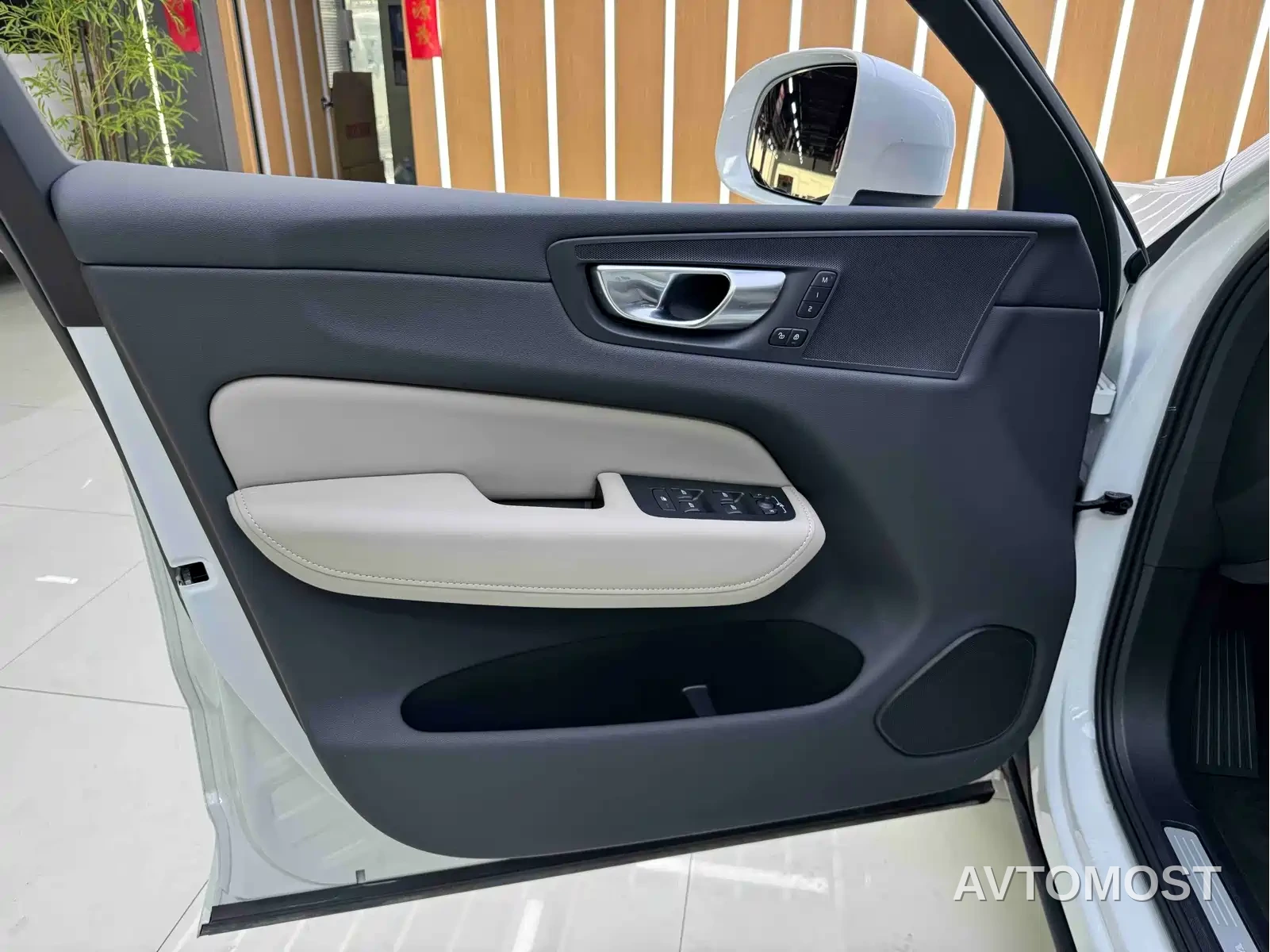 Volvo XC60 2026 Model B5 AWD Smart Elite Luxury — фото 7