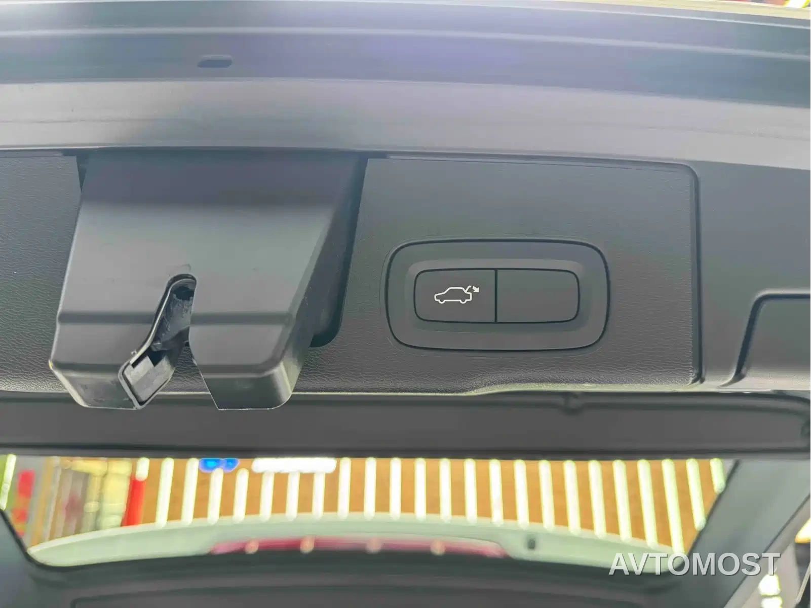Volvo XC60 2026 Model B5 AWD Smart Elite Luxury — фото 10