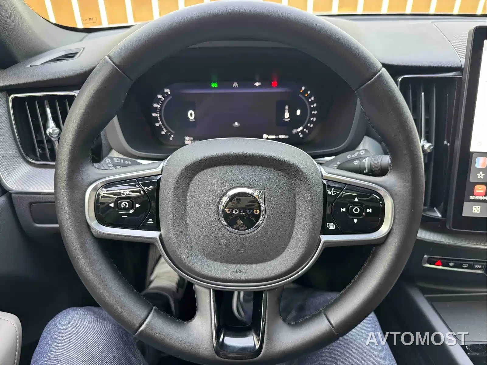 Volvo XC60 2026 Model B5 AWD Smart Elite Luxury — фото 13