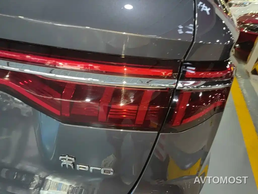 BYD Song Pro New Energy 2019 DM 1.5T 4WD Performance Luxury — фото 8