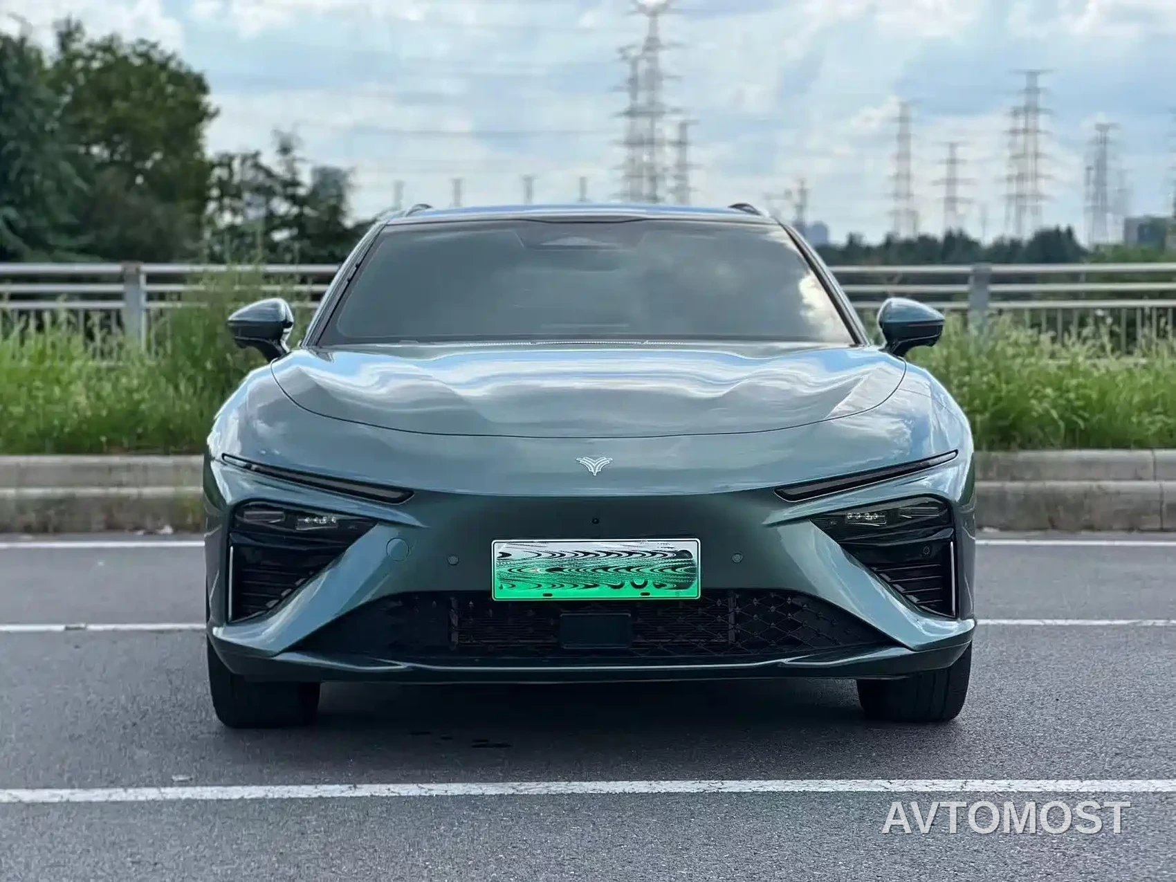 Nezha S Shooting Brake 2024 Model Range Extender 300 Standard — фото 2