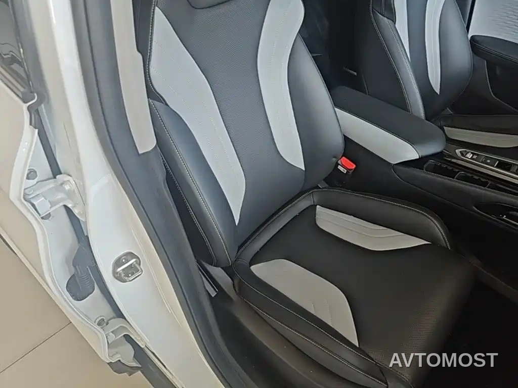 Geely Binyue 2022 Binyue COOL 1.5TD DCT Hot Power Edition — фото 21