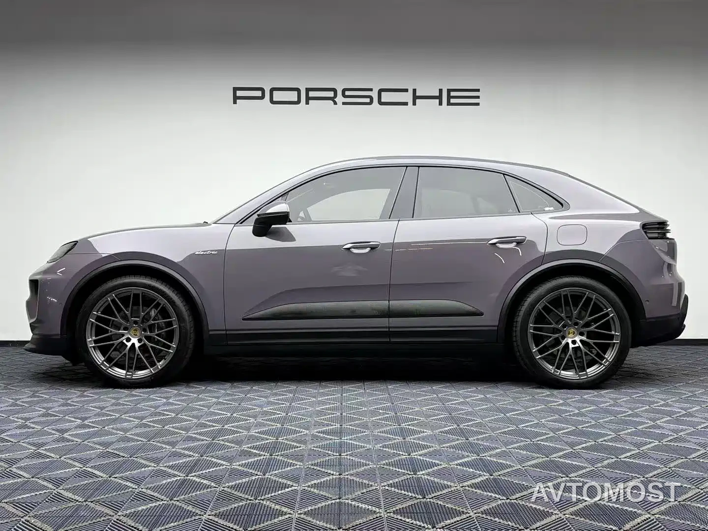 Porsche Macan EV 2024 Macan Long Range — фото 4