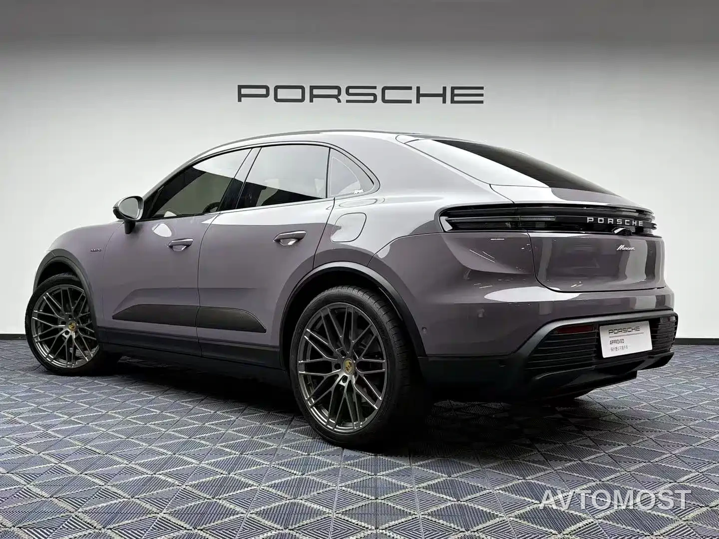 Porsche Macan EV 2024 Macan Long Range — фото 6