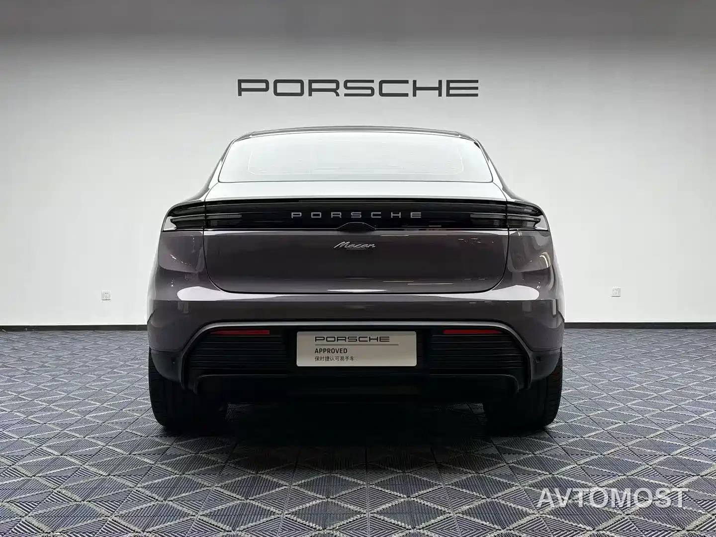 Porsche Macan EV 2024 Macan Long Range — фото 10