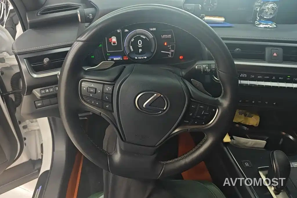 Lexus UX Electric 2020 300e Pure Yue Edition — фото 14