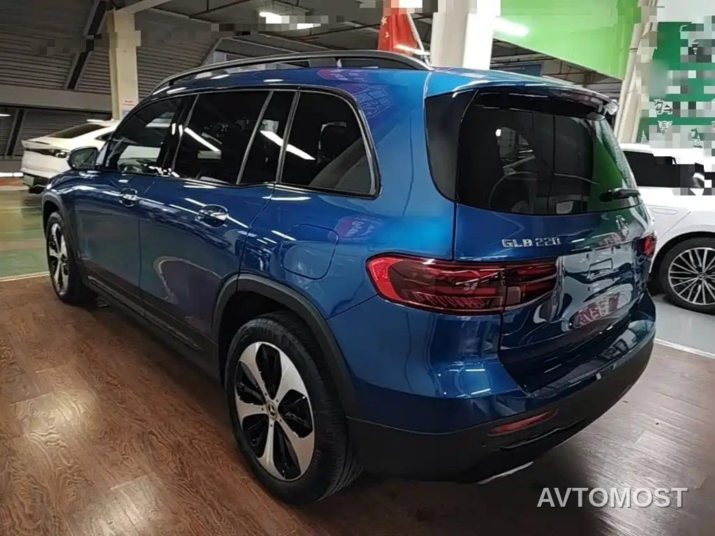 Mercedes-Benz GLB 2024 GLB 220 4MATIC — фото 4