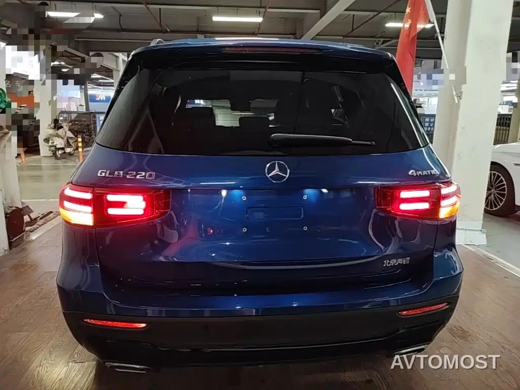 Mercedes-Benz GLB 2024 GLB 220 4MATIC — фото 5