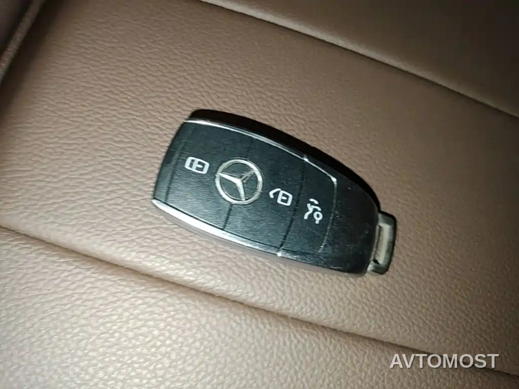 Mercedes-Benz GLB 2024 GLB 220 4MATIC — фото 8