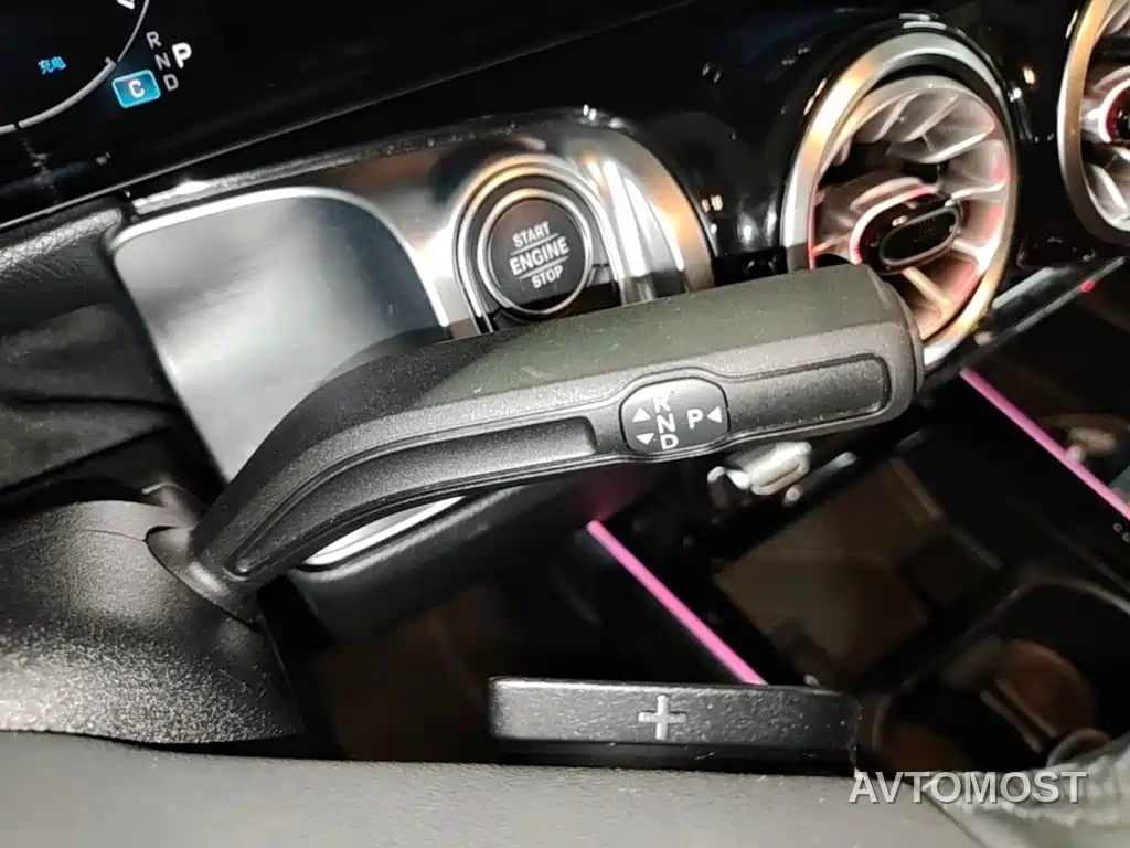 Mercedes-Benz GLB 2024 GLB 220 4MATIC — фото 13