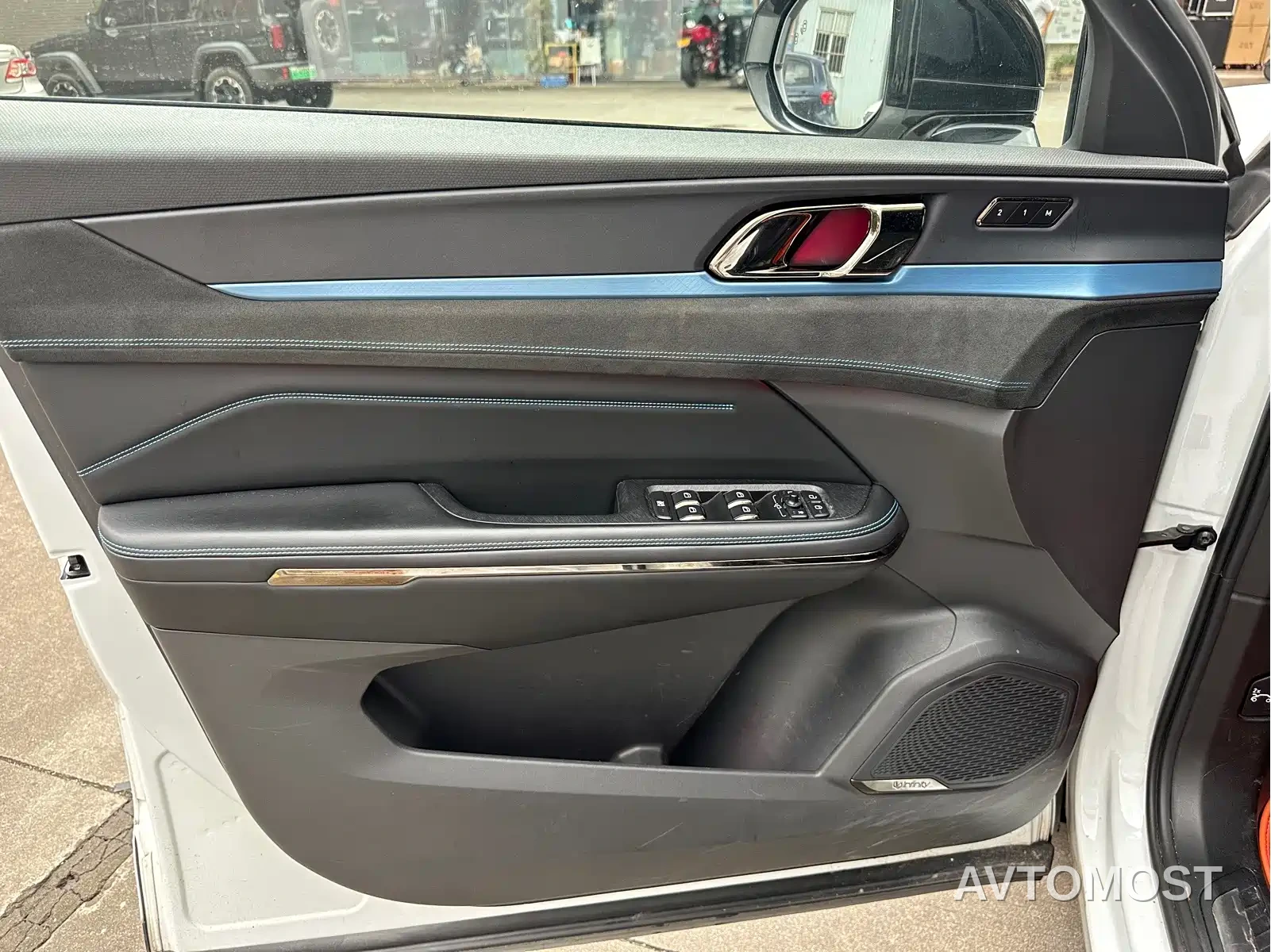 Lynk & Co 05 EM-P 2021 1.5TD PHEV HALO — фото 17