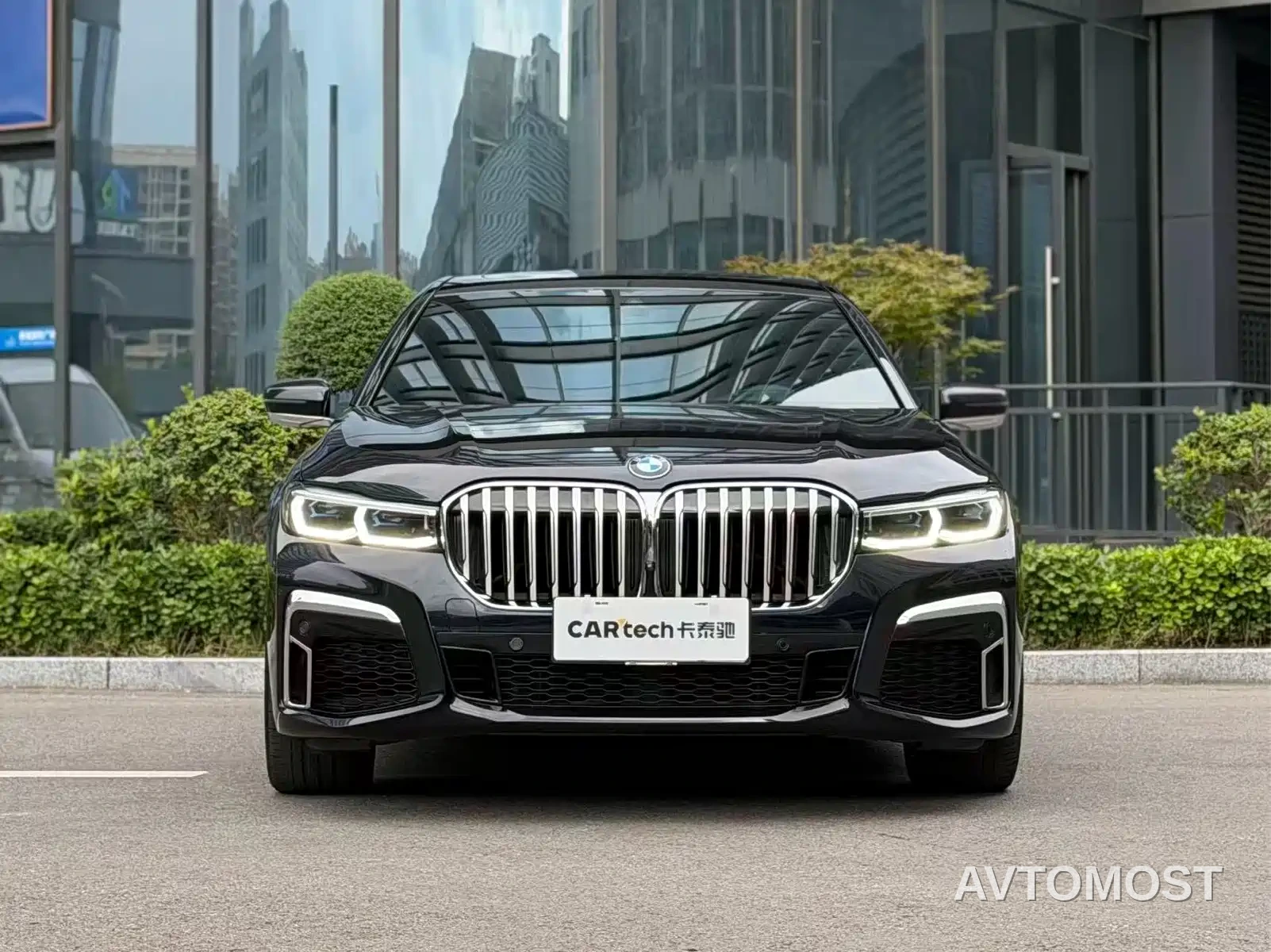 BMW 7 Series 2021 Model 740Li Premium M Sport Package — фото 2