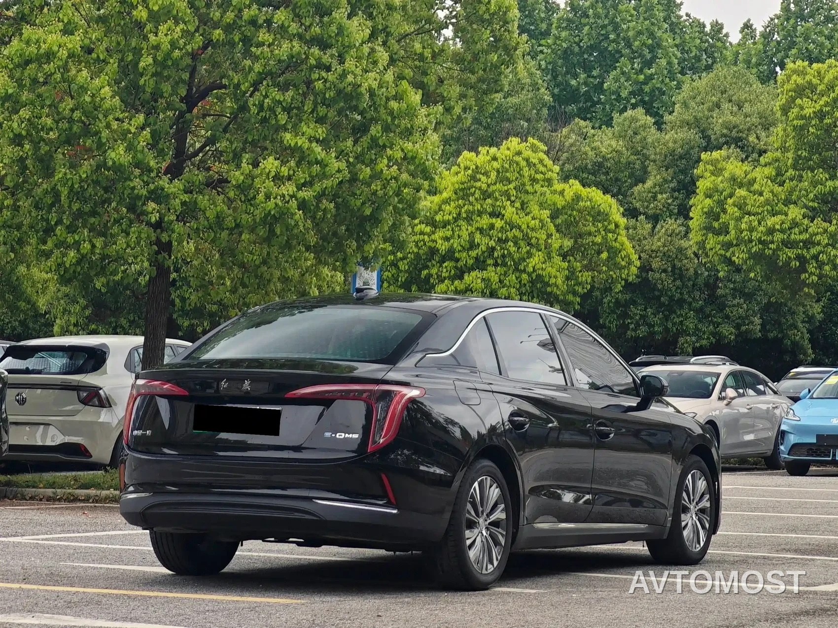 Hongqi E-QM5 2022 431km Charging Enjoyment Edition — фото 11
