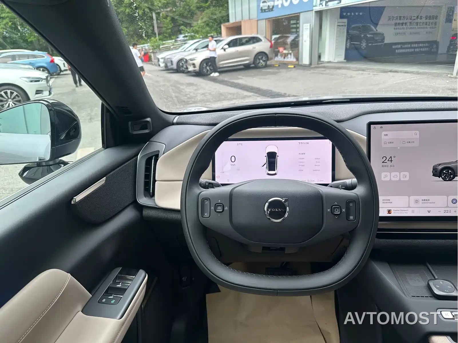 Volvo XC70 Plug-in Hybrid 2025 Standard — фото 6