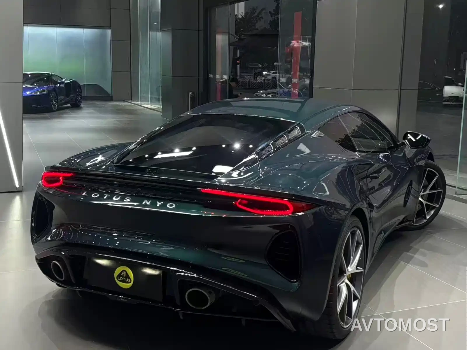 Lotus Cars EMIRA 2021 2.0T DCT First Edition — фото 3
