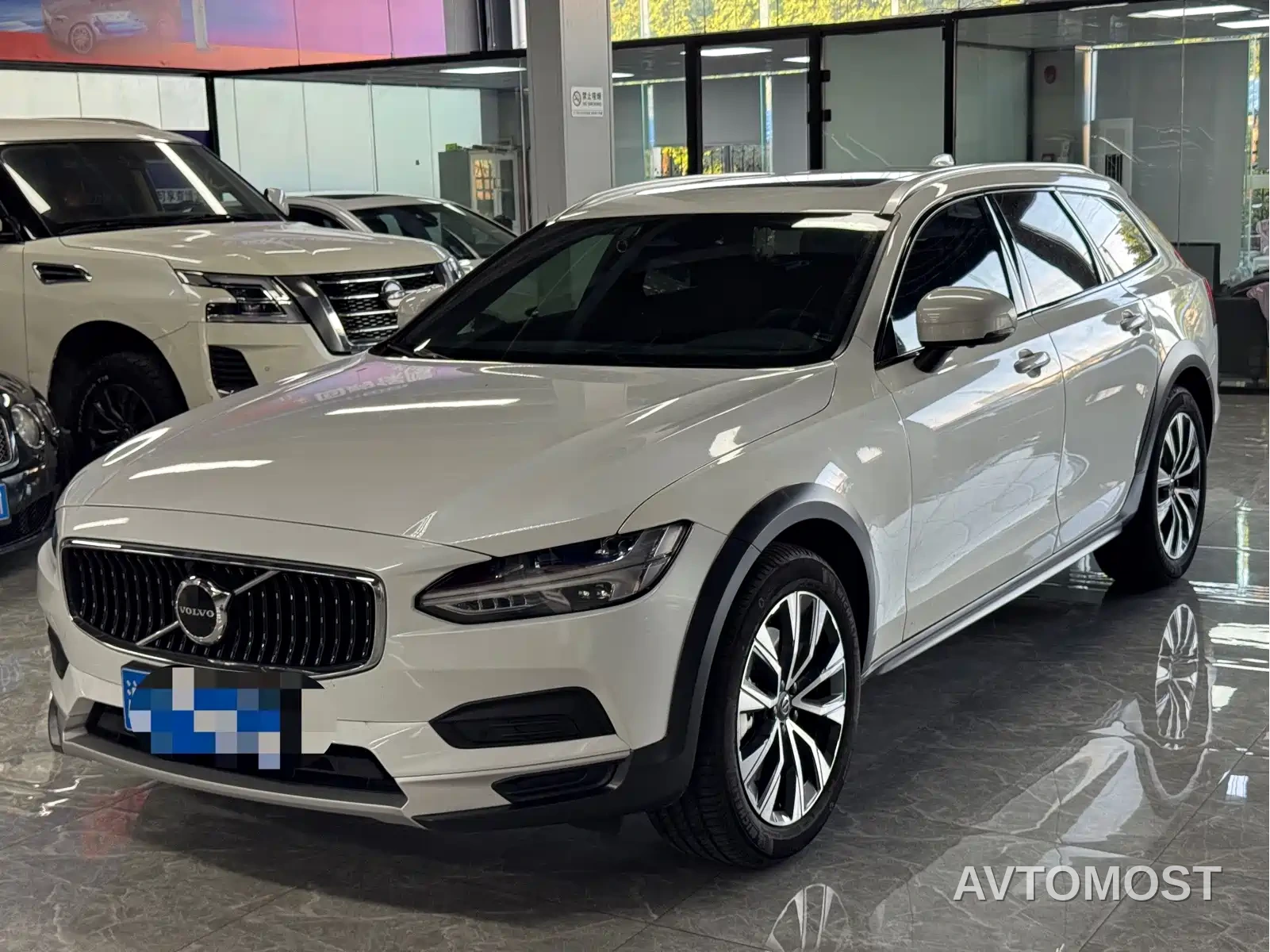 Volvo V90 2023 Cross Country B5 AWD Smart Distance Edition — фото 1