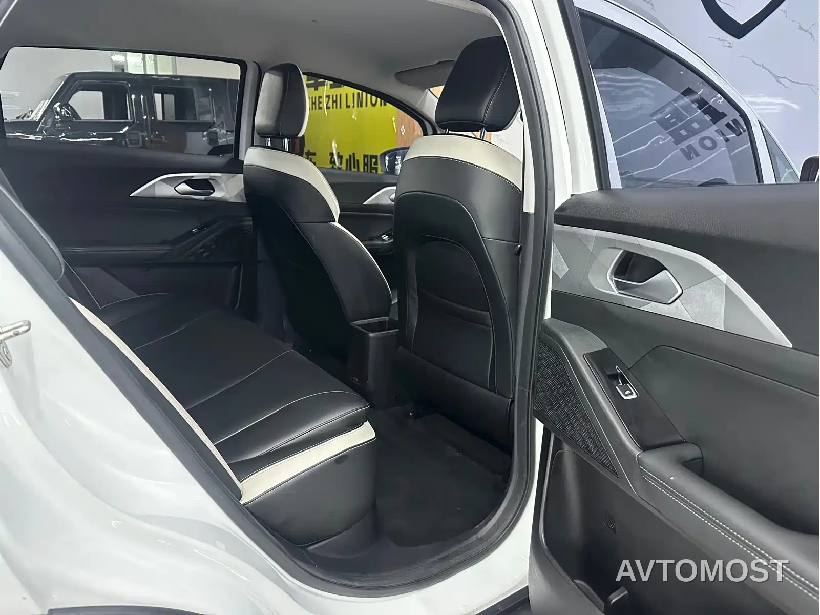 Geely Geometry E Firefly 2022 320KM Well-behaved Tiger 4-seater — фото 9