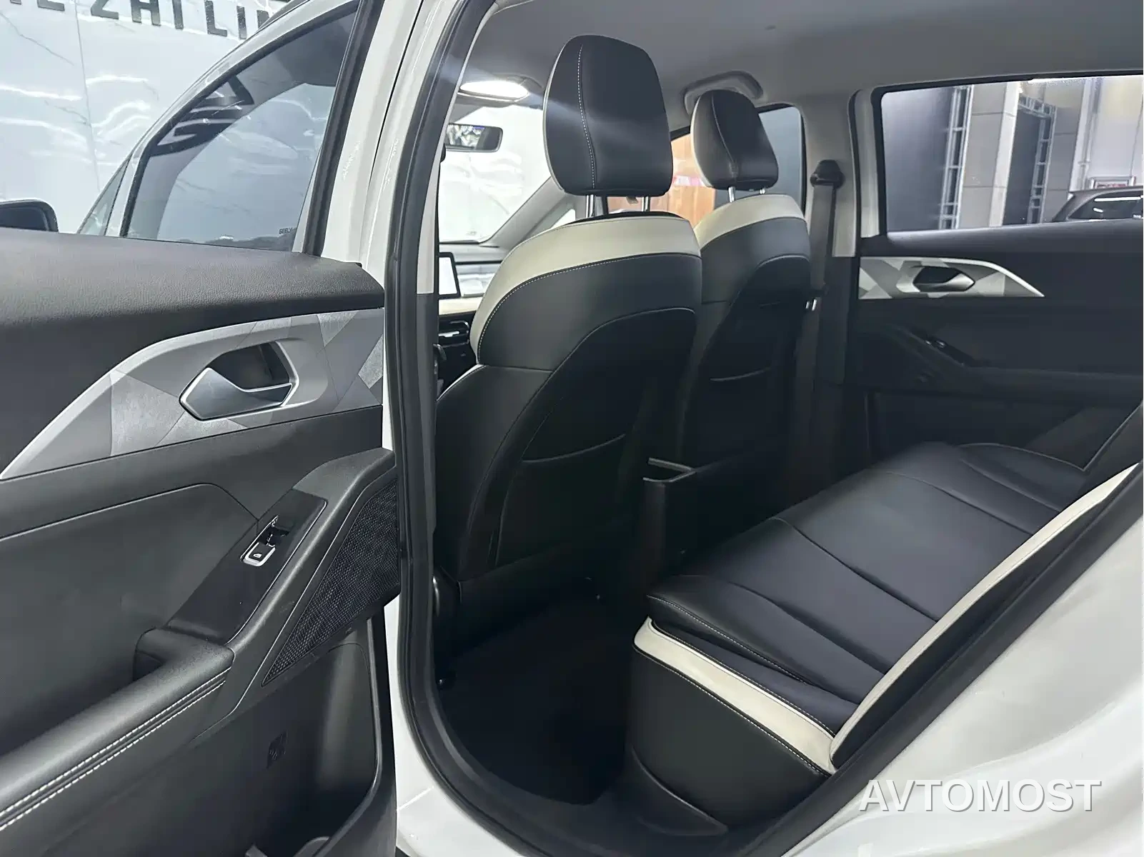 Geely Geometry E Firefly 2022 320KM Well-behaved Tiger 4-seater — фото 10
