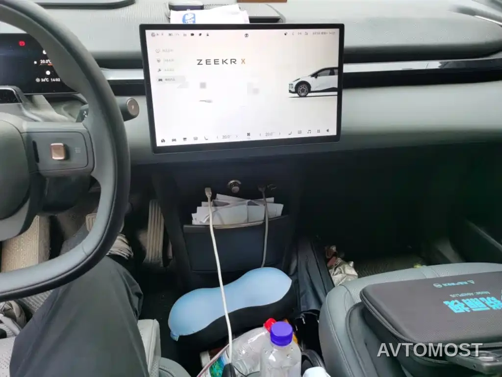 Zeekr X 2023 4WD YOU Edition 5-seater — фото 9
