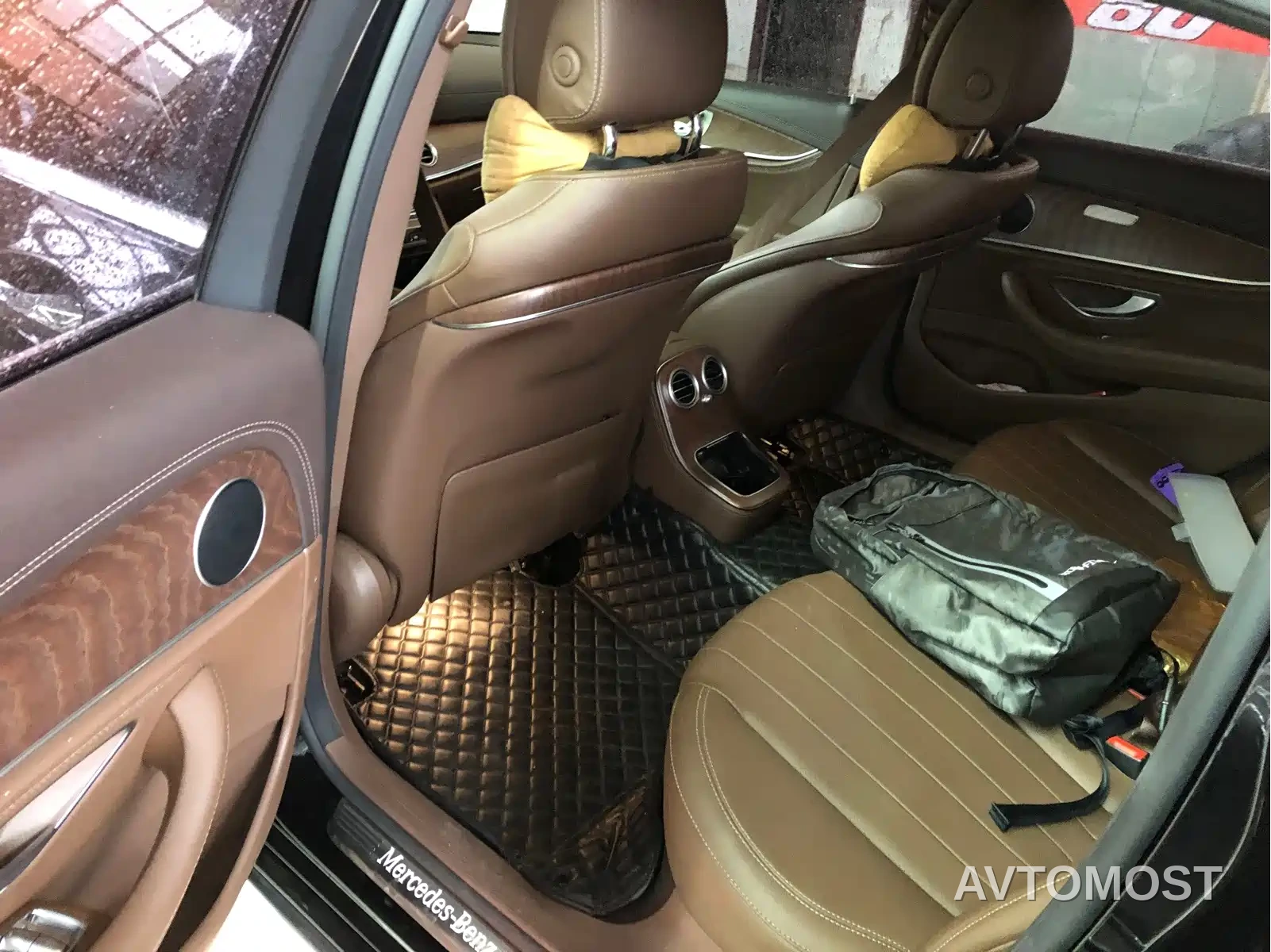 Mercedes-Benz E-Class New Energy 2023 E 350 e L Plug-in Hybrid Sedan — фото 3