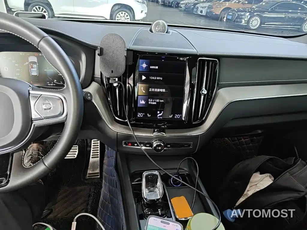 Volvo XC60 Plug-in Hybrid 2021 T8 E-Drive Hybrid Inscription Sport — фото 8