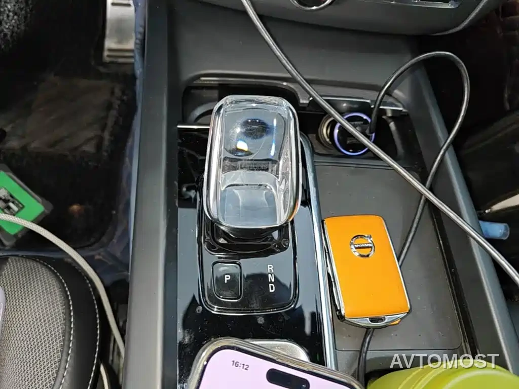 Volvo XC60 Plug-in Hybrid 2021 T8 E-Drive Hybrid Inscription Sport — фото 12