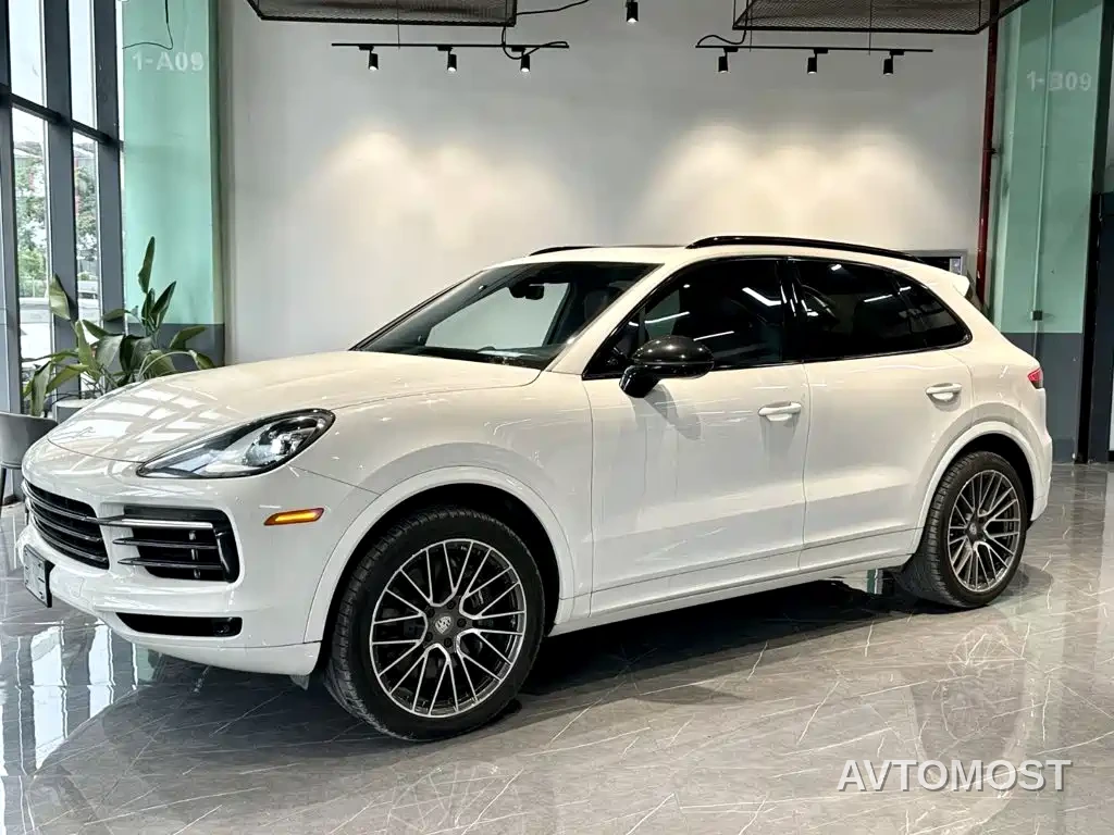 Porsche Cayenne — фото 1