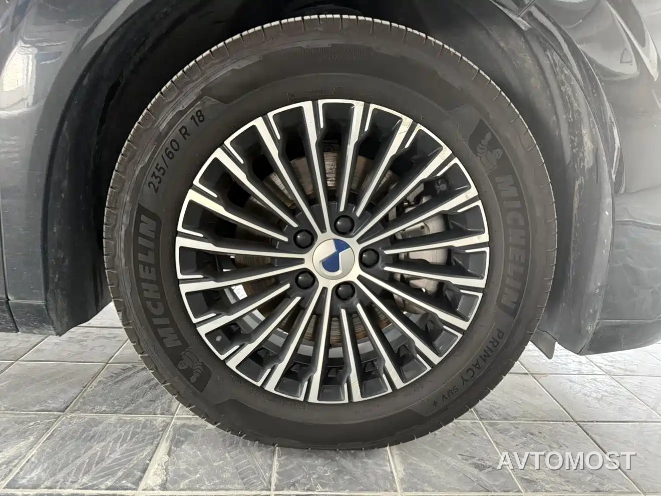 Denza D9 2022 DM-i 1040 Premium — фото 11