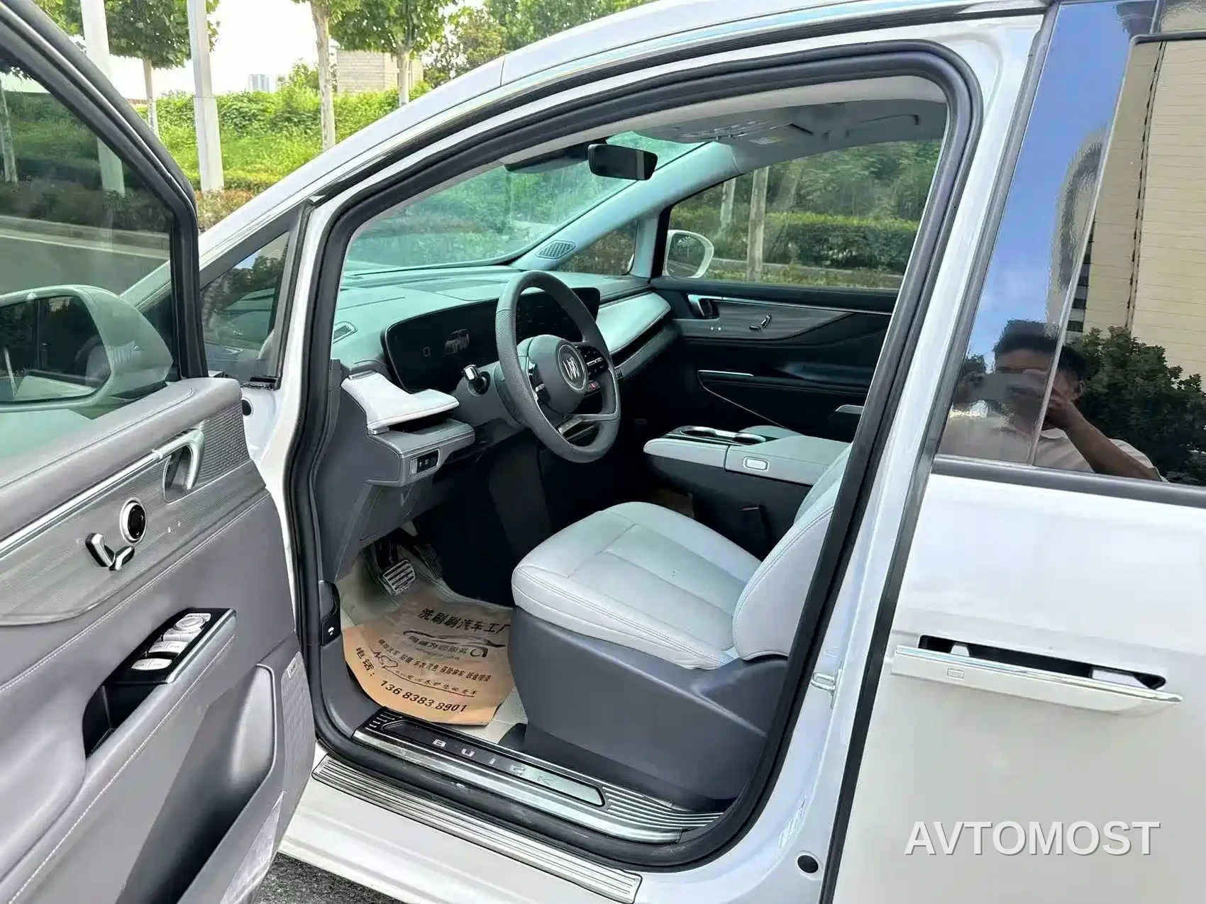 Buick GL8 2025 Land Honor Premium Edition — фото 9