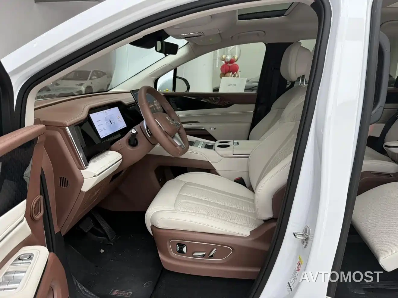 BYD Xia 2025 DM-i 1.5T 100km Surpass Edition — фото 5