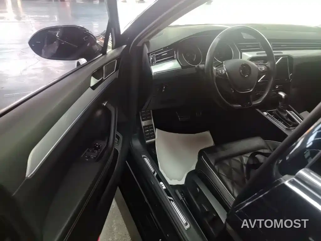Volkswagen Magotan GTE Plug-in Hybrid 2020 GTE Luxury — фото 15