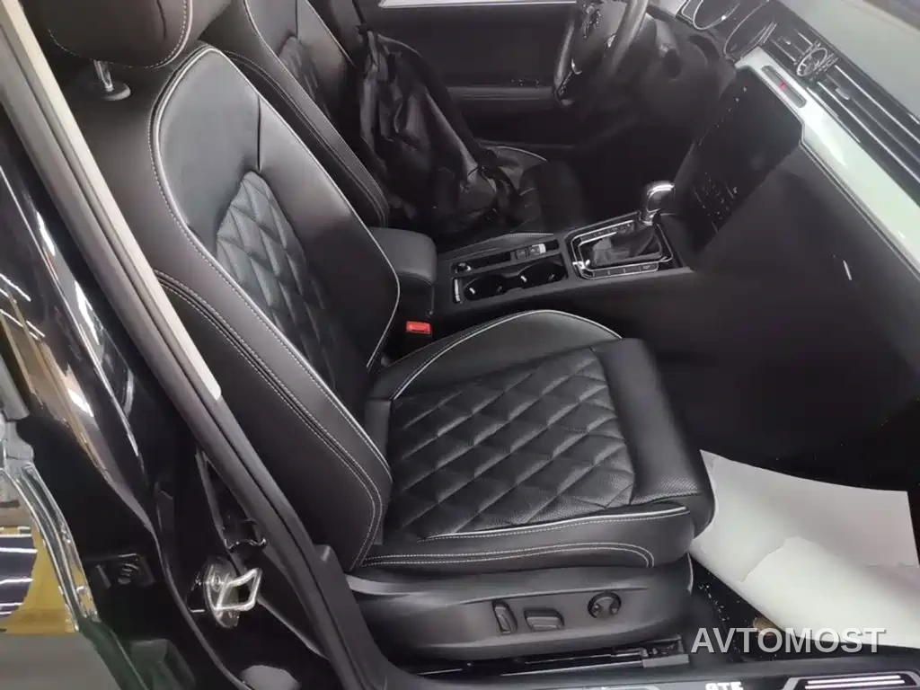 Volkswagen Magotan GTE Plug-in Hybrid 2020 GTE Luxury — фото 24