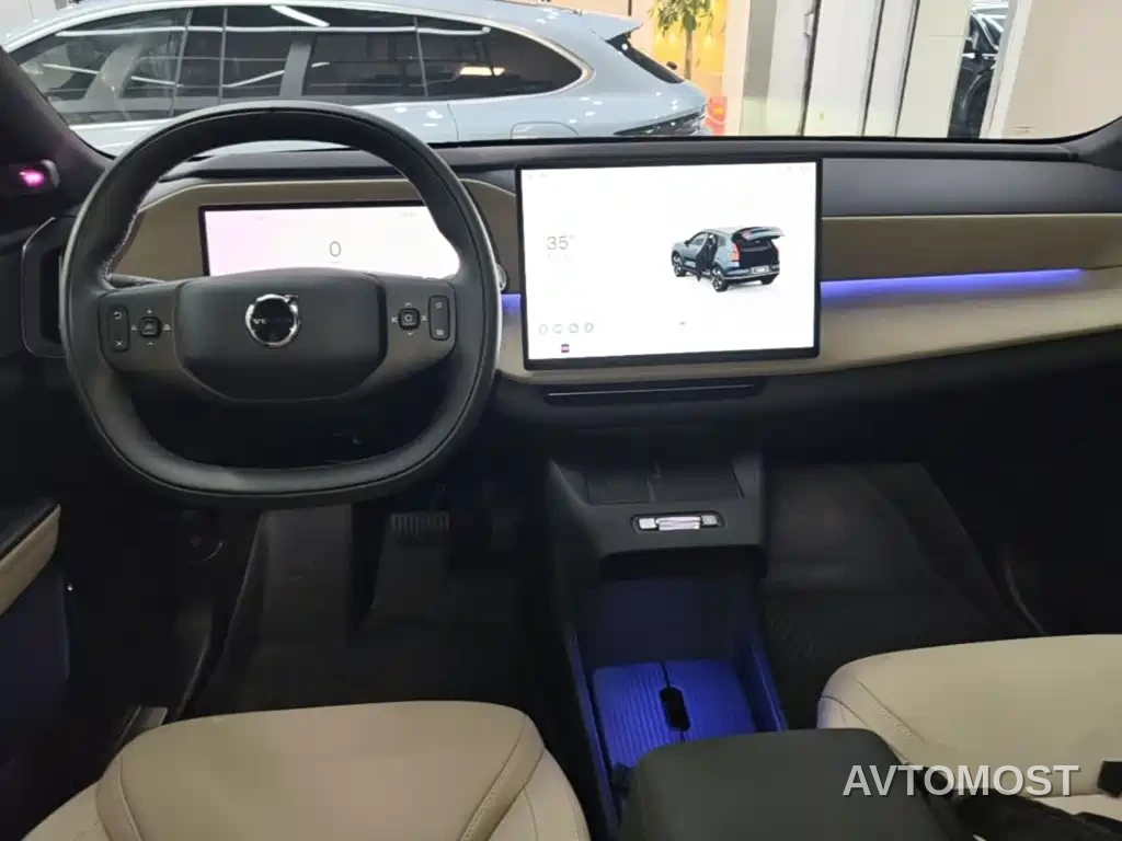 Volvo XC70 Plug-in Hybrid 2025 Standard — фото 10
