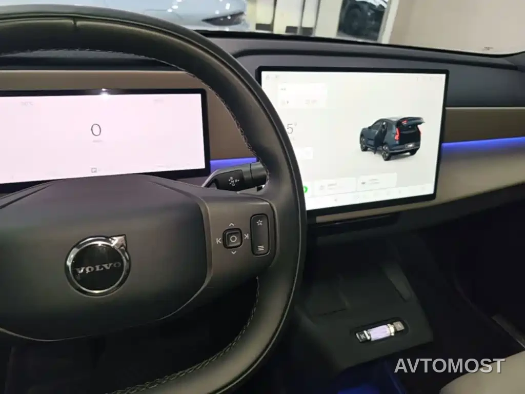 Volvo XC70 Plug-in Hybrid 2025 Standard — фото 14
