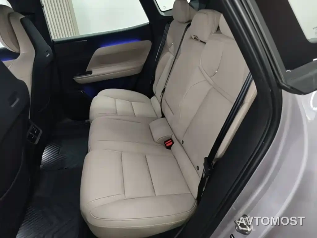 Volvo XC70 Plug-in Hybrid 2025 Standard — фото 17