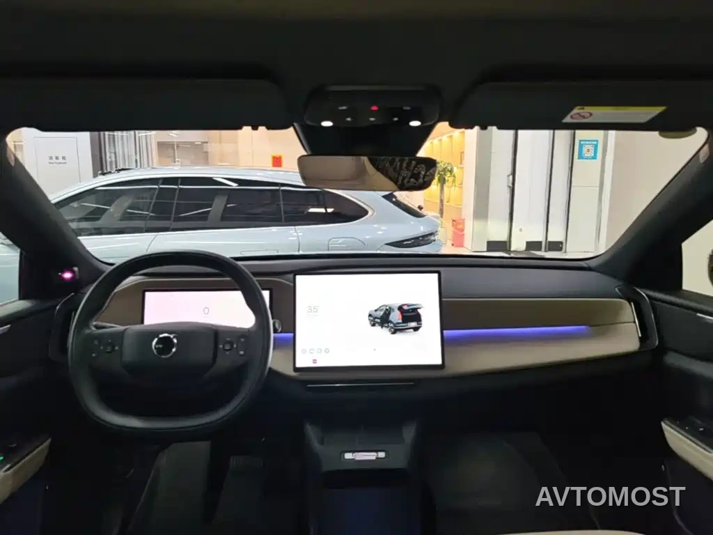 Volvo XC70 Plug-in Hybrid 2025 Standard — фото 18