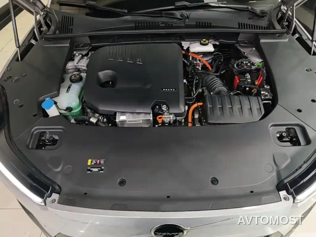 Volvo XC70 Plug-in Hybrid 2025 Standard — фото 20