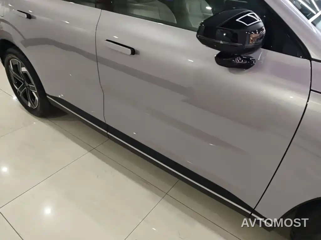 Volvo XC70 Plug-in Hybrid 2025 Standard — фото 21