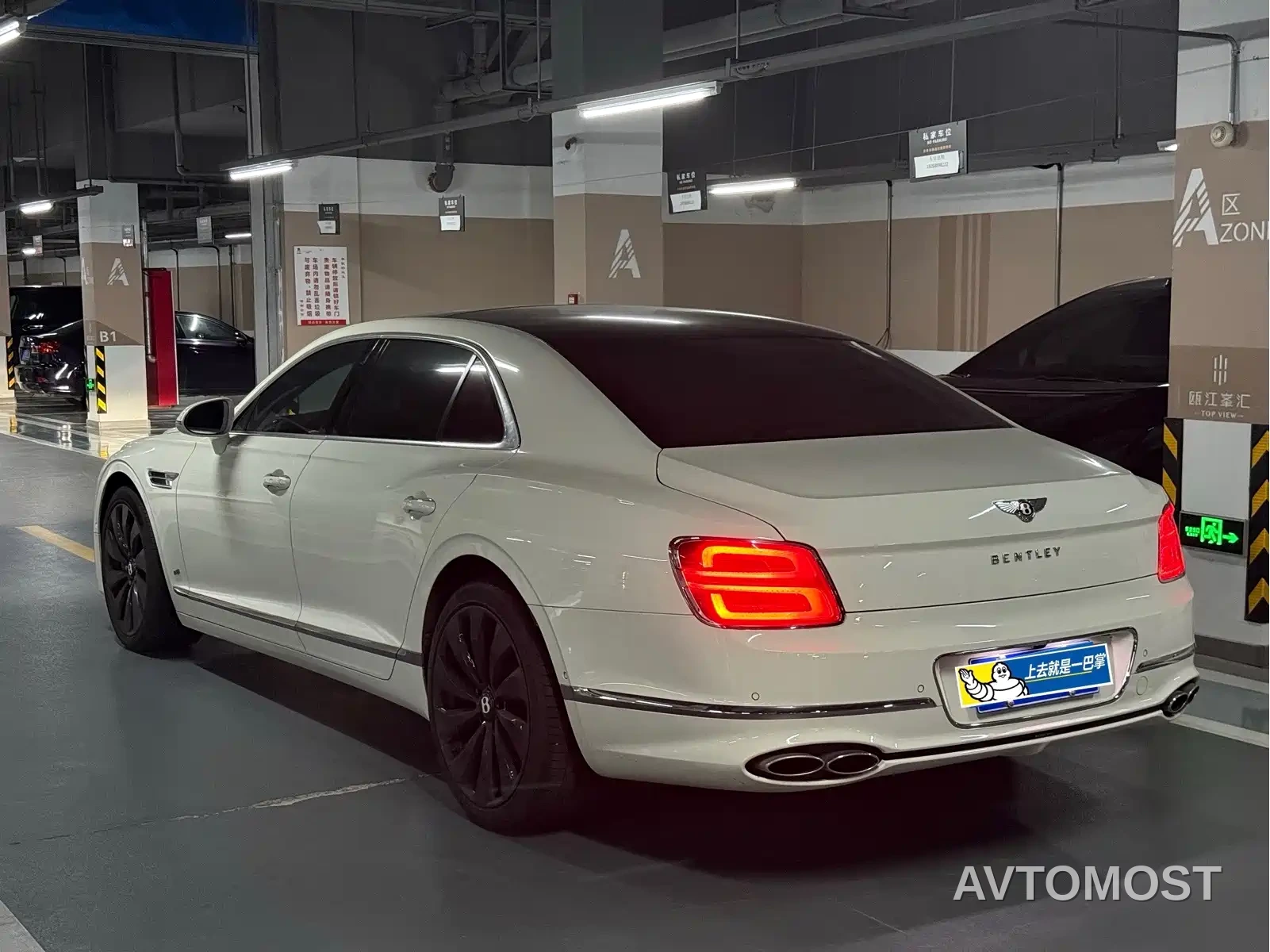 Bentley Flying Spur 2022 4.0T V8 Standard — фото 2